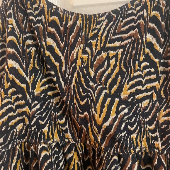 Very pretty Anthropologie tank blouse, peplum style. - Picture 2 of 6